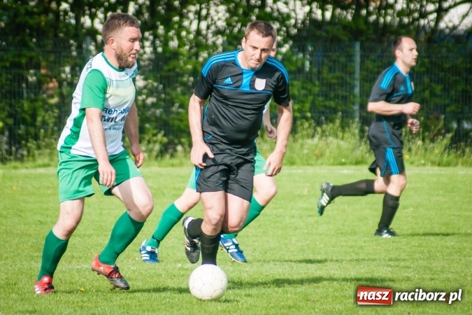 Zdjęcie w galerii na portalu naszraciborz.pl: Spotkanie bez historii przy Tuwima. Czarni Gorzyce rozbili Ocice wiadomości z regionu