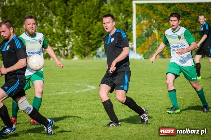 Zdjęcie w galerii na portalu naszraciborz.pl: Spotkanie bez historii przy Tuwima. Czarni Gorzyce rozbili Ocice wiadomości z regionu