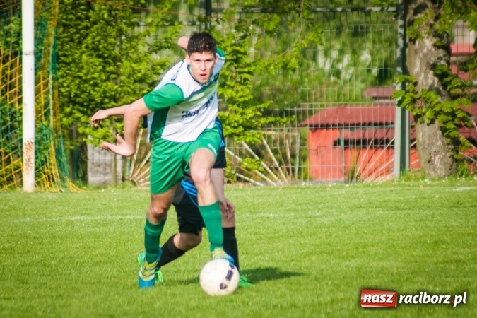 Zdjęcie w galerii na portalu naszraciborz.pl: Spotkanie bez historii przy Tuwima. Czarni Gorzyce rozbili Ocice wiadomości z regionu