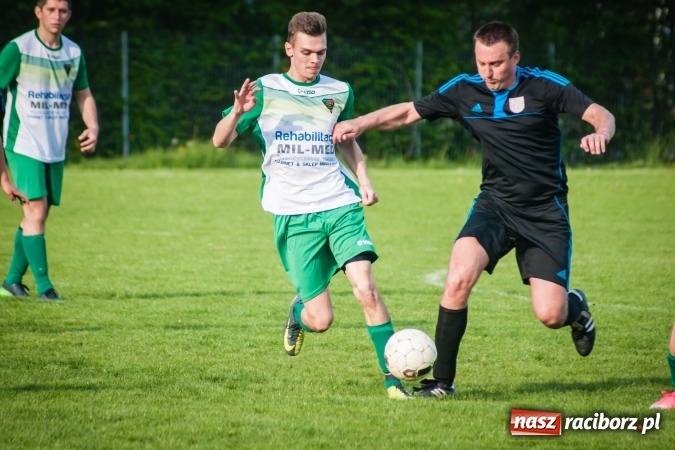 Zdjęcie w galerii na portalu naszraciborz.pl: Spotkanie bez historii przy Tuwima. Czarni Gorzyce rozbili Ocice wiadomości z regionu