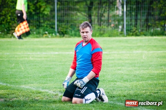 Zdjęcie w galerii na portalu naszraciborz.pl: Spotkanie bez historii przy Tuwima. Czarni Gorzyce rozbili Ocice wiadomości z regionu