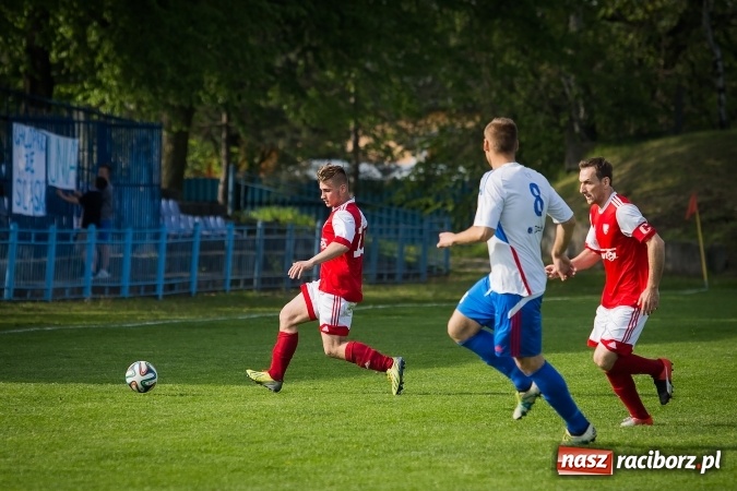 Zdjęcie w galerii na portalu naszraciborz.pl: Przegrana Unii Racibórz z Gwarkiem Ornontowice wiadomości z regionu