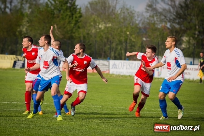 Zdjęcie w galerii na portalu naszraciborz.pl: Przegrana Unii Racibórz z Gwarkiem Ornontowice wiadomości z regionu