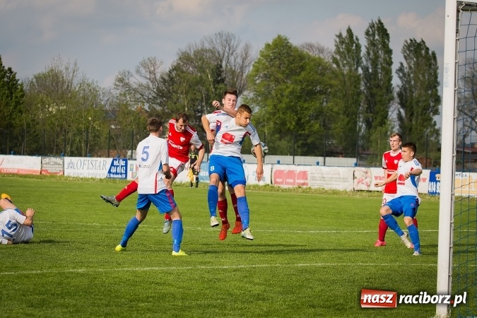 Zdjęcie w galerii na portalu naszraciborz.pl: Przegrana Unii Racibórz z Gwarkiem Ornontowice wiadomości z regionu