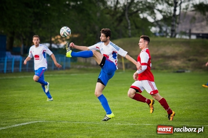 Zdjęcie w galerii na portalu naszraciborz.pl: Przegrana Unii Racibórz z Gwarkiem Ornontowice wiadomości z regionu
