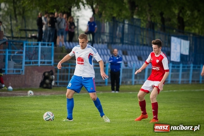 Zdjęcie w galerii na portalu naszraciborz.pl: Przegrana Unii Racibórz z Gwarkiem Ornontowice wiadomości z regionu