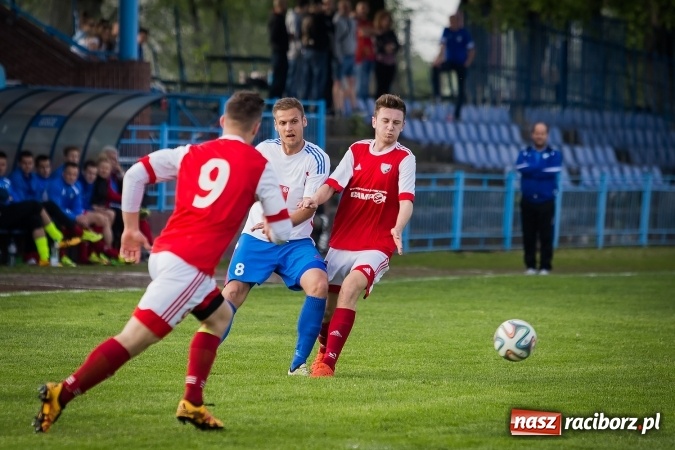 Zdjęcie w galerii na portalu naszraciborz.pl: Przegrana Unii Racibórz z Gwarkiem Ornontowice wiadomości z regionu