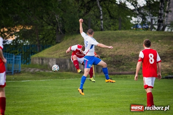 Zdjęcie w galerii na portalu naszraciborz.pl: Przegrana Unii Racibórz z Gwarkiem Ornontowice wiadomości z regionu