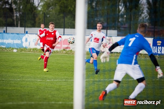 Zdjęcie w galerii na portalu naszraciborz.pl: Przegrana Unii Racibórz z Gwarkiem Ornontowice wiadomości z regionu