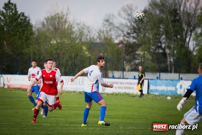 Zdjęcie w galerii na portalu naszraciborz.pl: Przegrana Unii Racibórz z Gwarkiem Ornontowice wiadomości z regionu