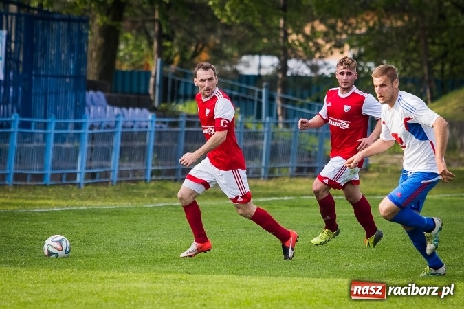 Zdjęcie w galerii na portalu naszraciborz.pl: Przegrana Unii Racibórz z Gwarkiem Ornontowice wiadomości z regionu