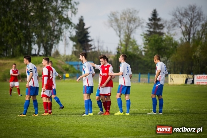 Zdjęcie w galerii na portalu naszraciborz.pl: Przegrana Unii Racibórz z Gwarkiem Ornontowice wiadomości z regionu