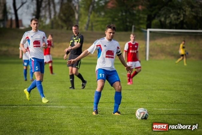 Zdjęcie w galerii na portalu naszraciborz.pl: Przegrana Unii Racibórz z Gwarkiem Ornontowice wiadomości z regionu