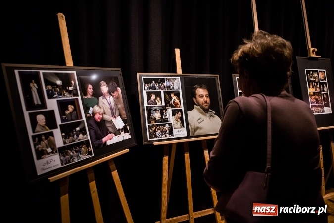 Zdjęcie w galerii na portalu naszraciborz.pl: 25. numer Almanachu Prowincjonalnego trafił do rąk czytelników wiadomości z regionu