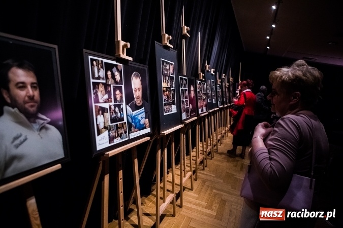 Zdjęcie w galerii na portalu naszraciborz.pl: 25. numer Almanachu Prowincjonalnego trafił do rąk czytelników wiadomości z regionu