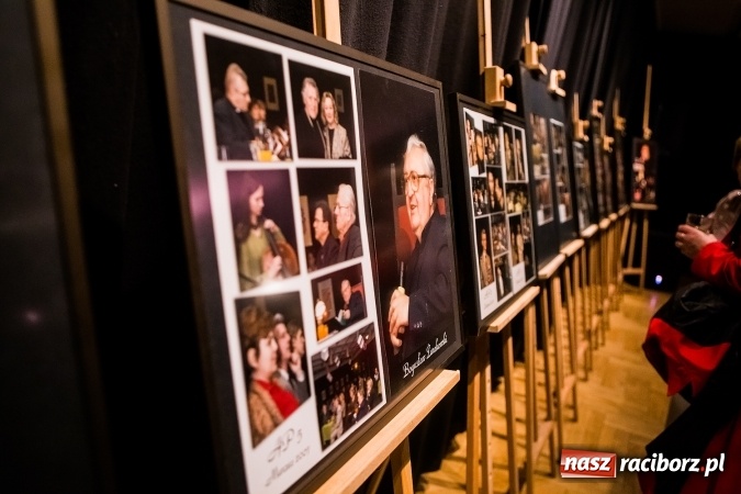 Zdjęcie w galerii na portalu naszraciborz.pl: 25. numer Almanachu Prowincjonalnego trafił do rąk czytelników wiadomości z regionu