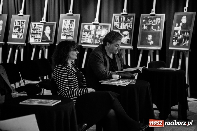 Zdjęcie w galerii na portalu naszraciborz.pl: 25. numer Almanachu Prowincjonalnego trafił do rąk czytelników wiadomości z regionu