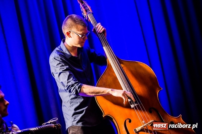 Zdjęcie w galerii na portalu naszraciborz.pl: 25. numer Almanachu Prowincjonalnego trafił do rąk czytelników wiadomości z regionu