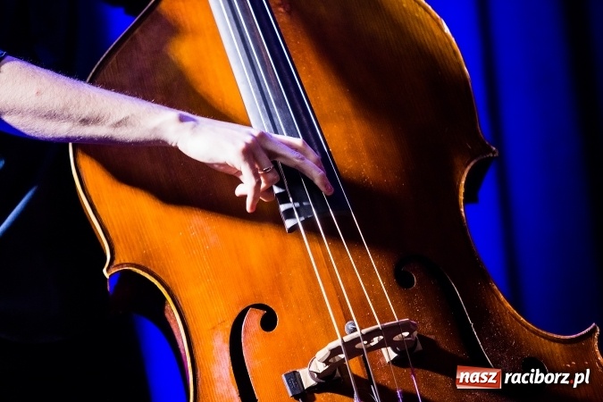 Zdjęcie w galerii na portalu naszraciborz.pl: 25. numer Almanachu Prowincjonalnego trafił do rąk czytelników wiadomości z regionu