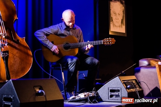 Zdjęcie w galerii na portalu naszraciborz.pl: 25. numer Almanachu Prowincjonalnego trafił do rąk czytelników wiadomości z regionu