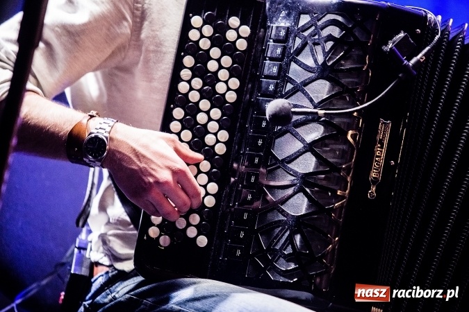 Zdjęcie w galerii na portalu naszraciborz.pl: 25. numer Almanachu Prowincjonalnego trafił do rąk czytelników wiadomości z regionu