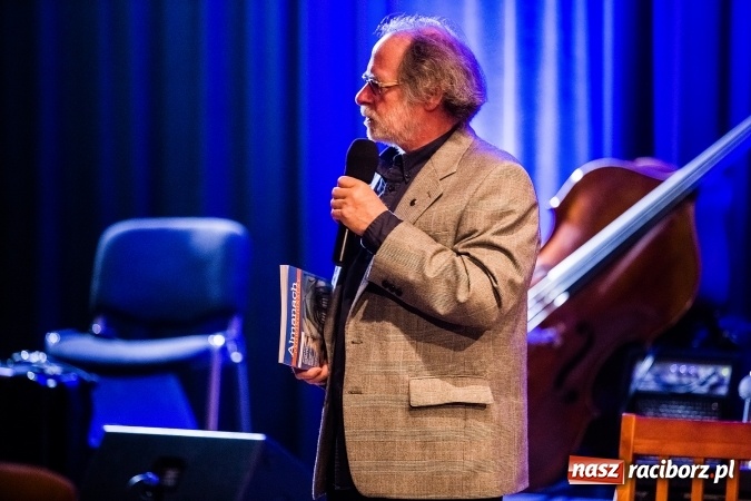 Zdjęcie w galerii na portalu naszraciborz.pl: 25. numer Almanachu Prowincjonalnego trafił do rąk czytelników wiadomości z regionu