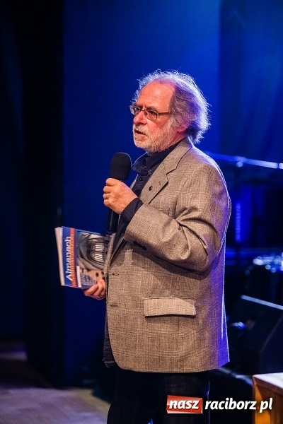 Zdjęcie w galerii na portalu naszraciborz.pl: 25. numer Almanachu Prowincjonalnego trafił do rąk czytelników wiadomości z regionu