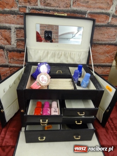 Zdjęcie w galerii na portalu naszraciborz.pl: NOWY towar w RABANIE. Jeszcze nikt w nim nie szperał. Co znajdziesz, to twoje wiadomości z regionu