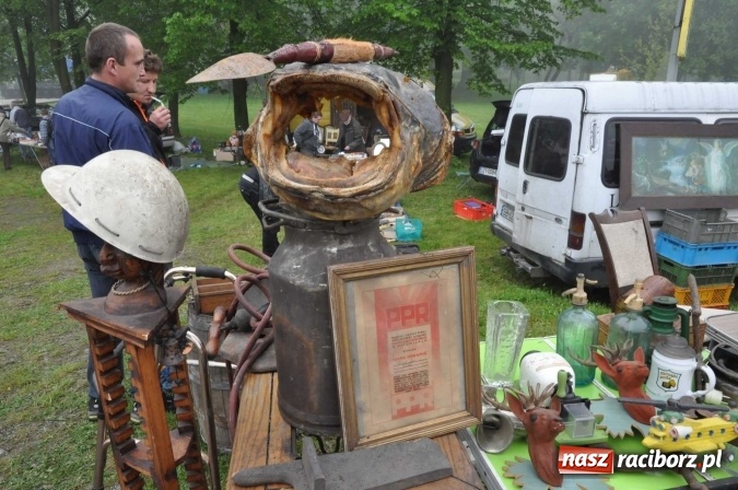 Zdjęcie w galerii na portalu naszraciborz.pl: Jarmark na granicy - dużo sprzedających, dużo kupujących wiadomości z regionu