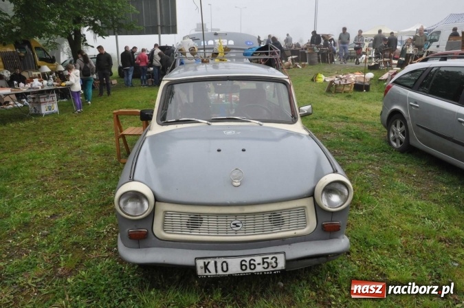 Zdjęcie w galerii na portalu naszraciborz.pl: Jarmark na granicy - dużo sprzedających, dużo kupujących wiadomości z regionu