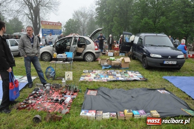 Zdjęcie w galerii na portalu naszraciborz.pl: Jarmark na granicy - dużo sprzedających, dużo kupujących wiadomości z regionu