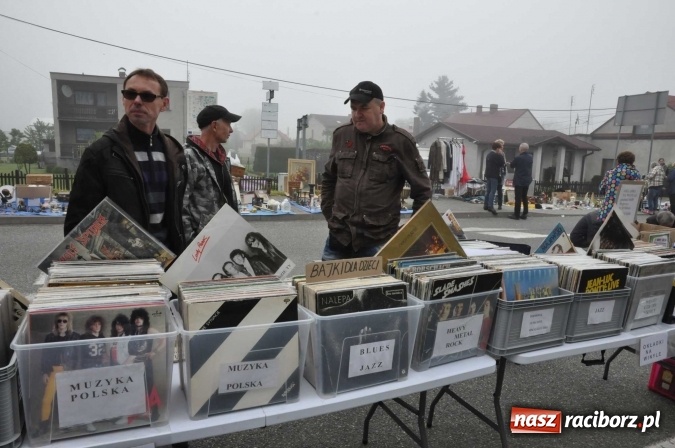 Zdjęcie w galerii na portalu naszraciborz.pl: Jarmark na granicy - dużo sprzedających, dużo kupujących wiadomości z regionu