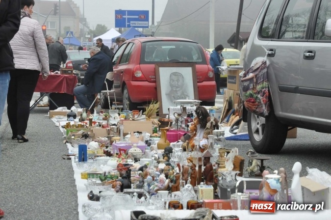 Zdjęcie w galerii na portalu naszraciborz.pl: Jarmark na granicy - dużo sprzedających, dużo kupujących wiadomości z regionu