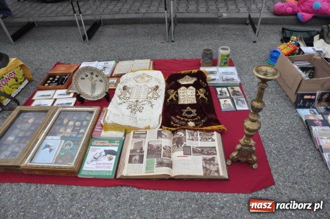 Zdjęcie w galerii na portalu naszraciborz.pl: Jarmark na granicy - dużo sprzedających, dużo kupujących wiadomości z regionu