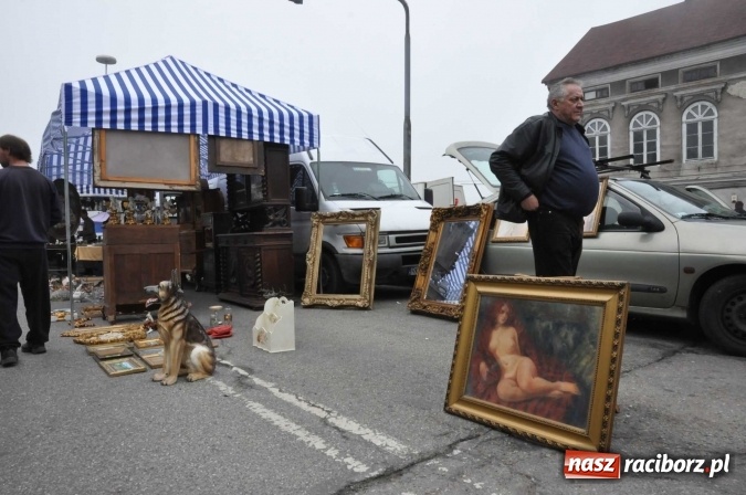 Zdjęcie w galerii na portalu naszraciborz.pl: Jarmark na granicy - dużo sprzedających, dużo kupujących wiadomości z regionu