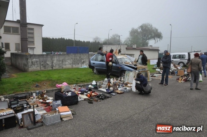 Zdjęcie w galerii na portalu naszraciborz.pl: Jarmark na granicy - dużo sprzedających, dużo kupujących wiadomości z regionu