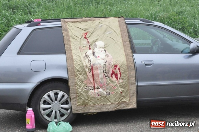 Zdjęcie w galerii na portalu naszraciborz.pl: Jarmark na granicy - dużo sprzedających, dużo kupujących wiadomości z regionu