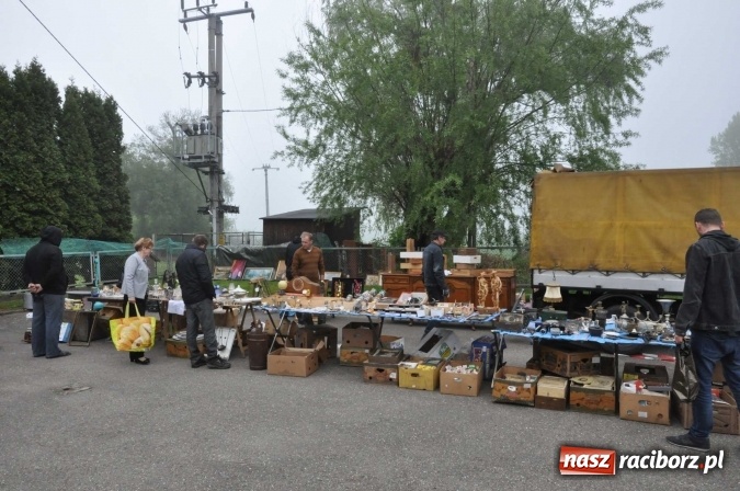 Zdjęcie w galerii na portalu naszraciborz.pl: Jarmark na granicy - dużo sprzedających, dużo kupujących wiadomości z regionu