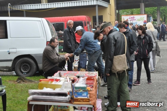 Zdjęcie w galerii na portalu naszraciborz.pl: Jarmark na granicy - dużo sprzedających, dużo kupujących wiadomości z regionu