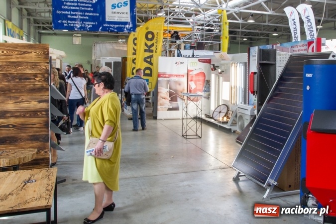 Zdjęcie w galerii na portalu naszraciborz.pl: Najmłodsi mieszkańcy gminy na scenie festynu rodzinnego w Pietrowicach Wielkich  wiadomości z regionu