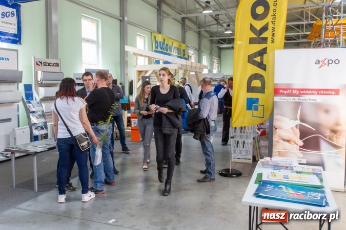 Zdjęcie w galerii na portalu naszraciborz.pl: Najmłodsi mieszkańcy gminy na scenie festynu rodzinnego w Pietrowicach Wielkich  wiadomości z regionu