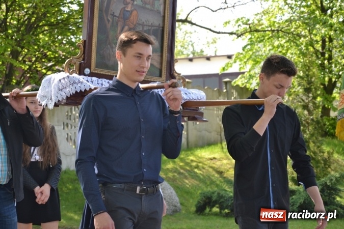 Zdjęcie w galerii na portalu naszraciborz.pl: Procesja św. Izydora Oracza przeszła ulicami Jankowic  wiadomości z regionu