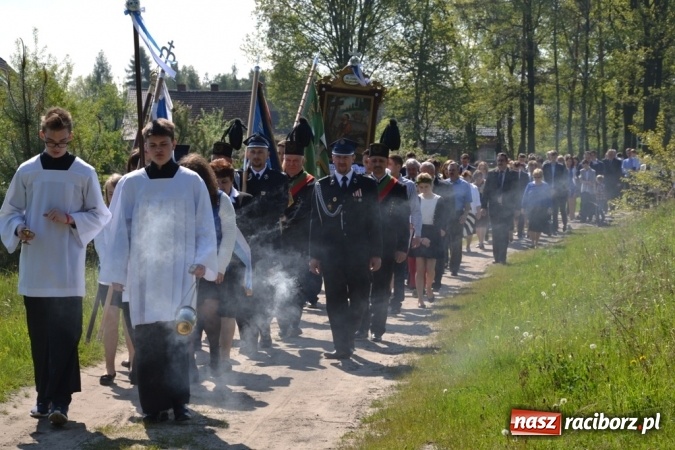 Zdjęcie w galerii na portalu naszraciborz.pl: Procesja św. Izydora Oracza przeszła ulicami Jankowic  wiadomości z regionu