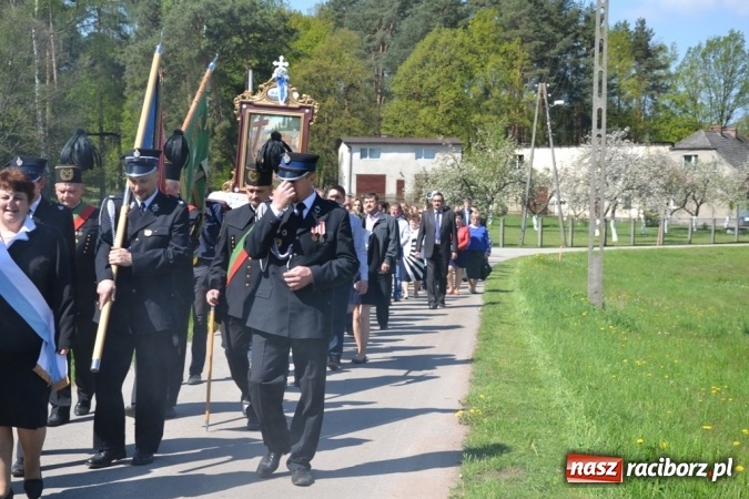 Zdjęcie w galerii na portalu naszraciborz.pl: Procesja św. Izydora Oracza przeszła ulicami Jankowic  wiadomości z regionu