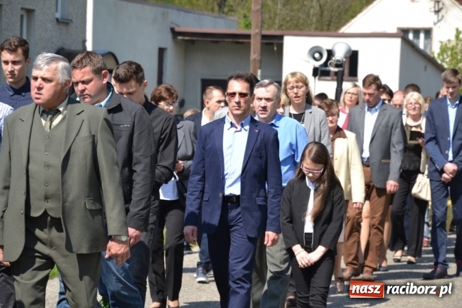Zdjęcie w galerii na portalu naszraciborz.pl: Procesja św. Izydora Oracza przeszła ulicami Jankowic  wiadomości z regionu