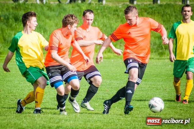 Zdjęcie w galerii na portalu naszraciborz.pl: Derby Raciborza: Konrad Świstowski uratował komplet punktów dla Studziennej wiadomości z regionu