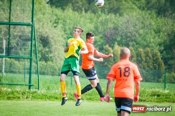 Zdjęcie w galerii na portalu naszraciborz.pl: Derby Raciborza: Konrad Świstowski uratował komplet punktów dla Studziennej wiadomości z regionu