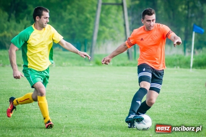 Zdjęcie w galerii na portalu naszraciborz.pl: Derby Raciborza: Konrad Świstowski uratował komplet punktów dla Studziennej wiadomości z regionu