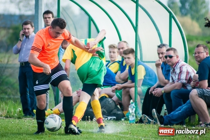 Zdjęcie w galerii na portalu naszraciborz.pl: Derby Raciborza: Konrad Świstowski uratował komplet punktów dla Studziennej wiadomości z regionu