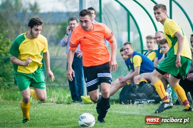 Zdjęcie w galerii na portalu naszraciborz.pl: Derby Raciborza: Konrad Świstowski uratował komplet punktów dla Studziennej wiadomości z regionu